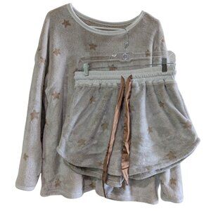Women's Fuzzy Fleece Loungewear Pullover Top Shorts, Size XL, Beige Star Pattern